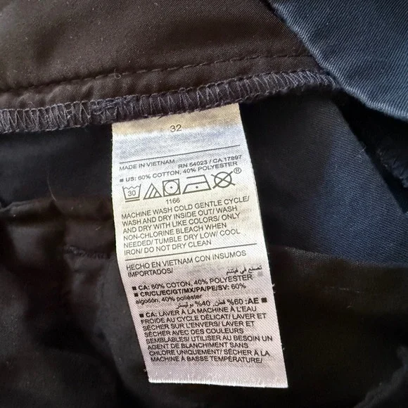 Old Navy Mens Ultimate Tech Slim Shorts Navy Blue 32 Built-In Flex - Picture 8 of 11